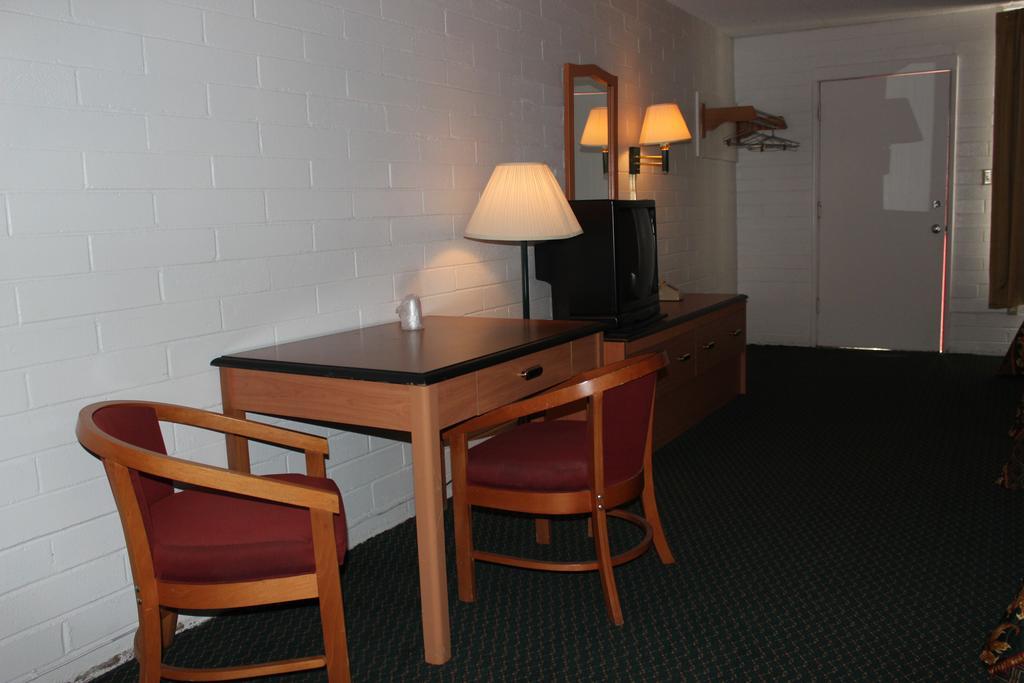 Amazon Motel Tucson Room photo